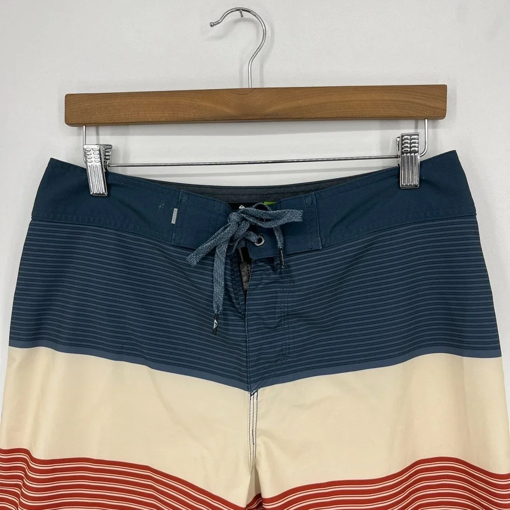 Quiksilver measurements width